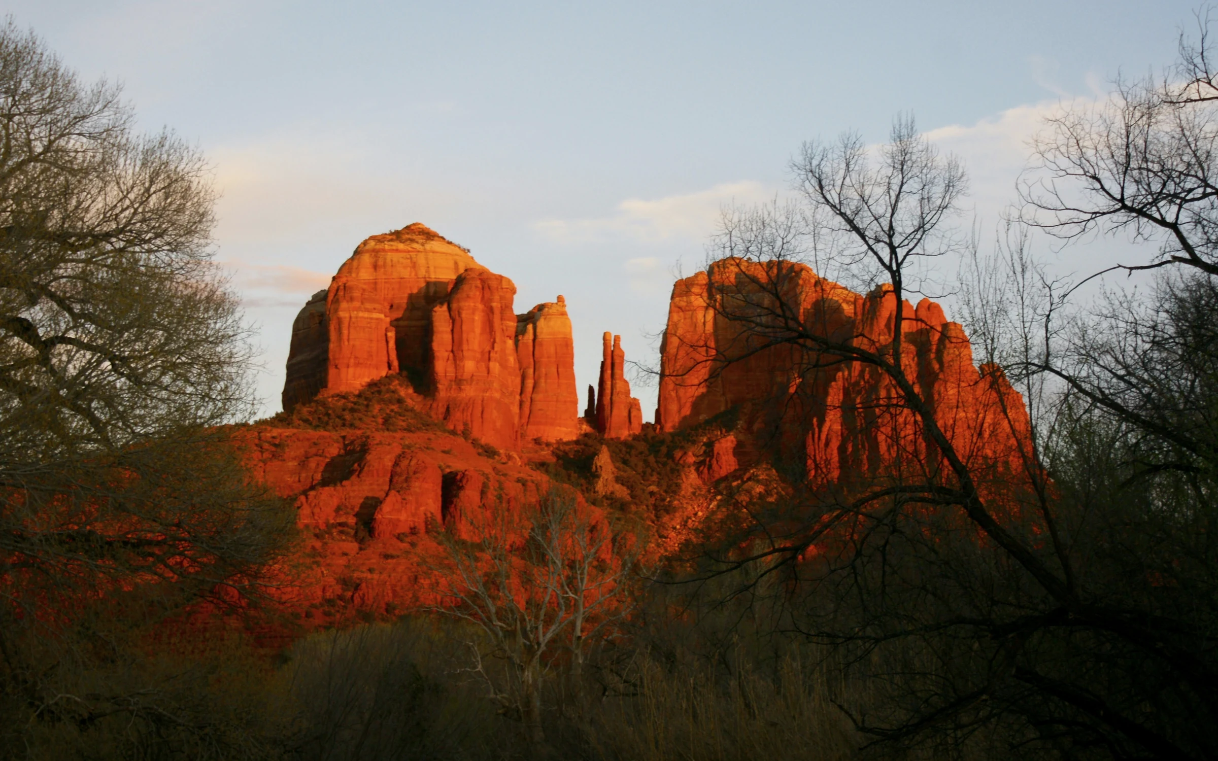 Red rock formations in warm evening light in Sedona, Arizona