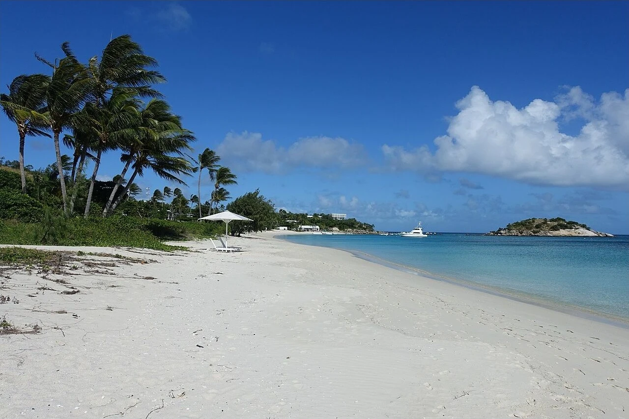 Beach beside the resort on Lizard Island, with Prince Charles Island offshore.